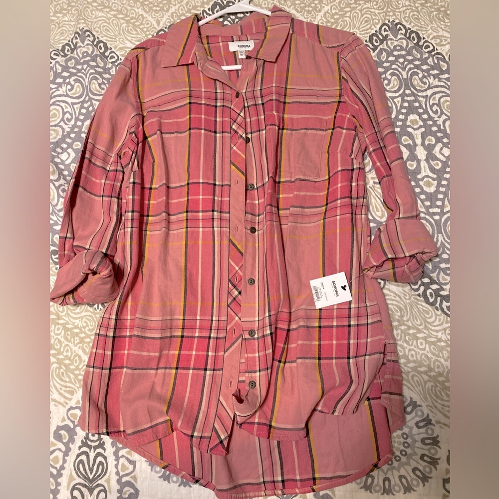 NWT Women’s flannel style plaid top